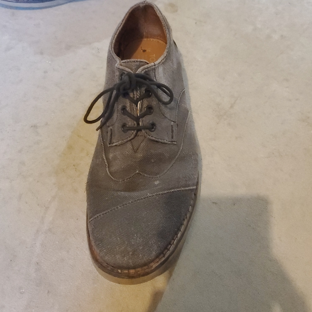 Shoes - Picture 2 of 3